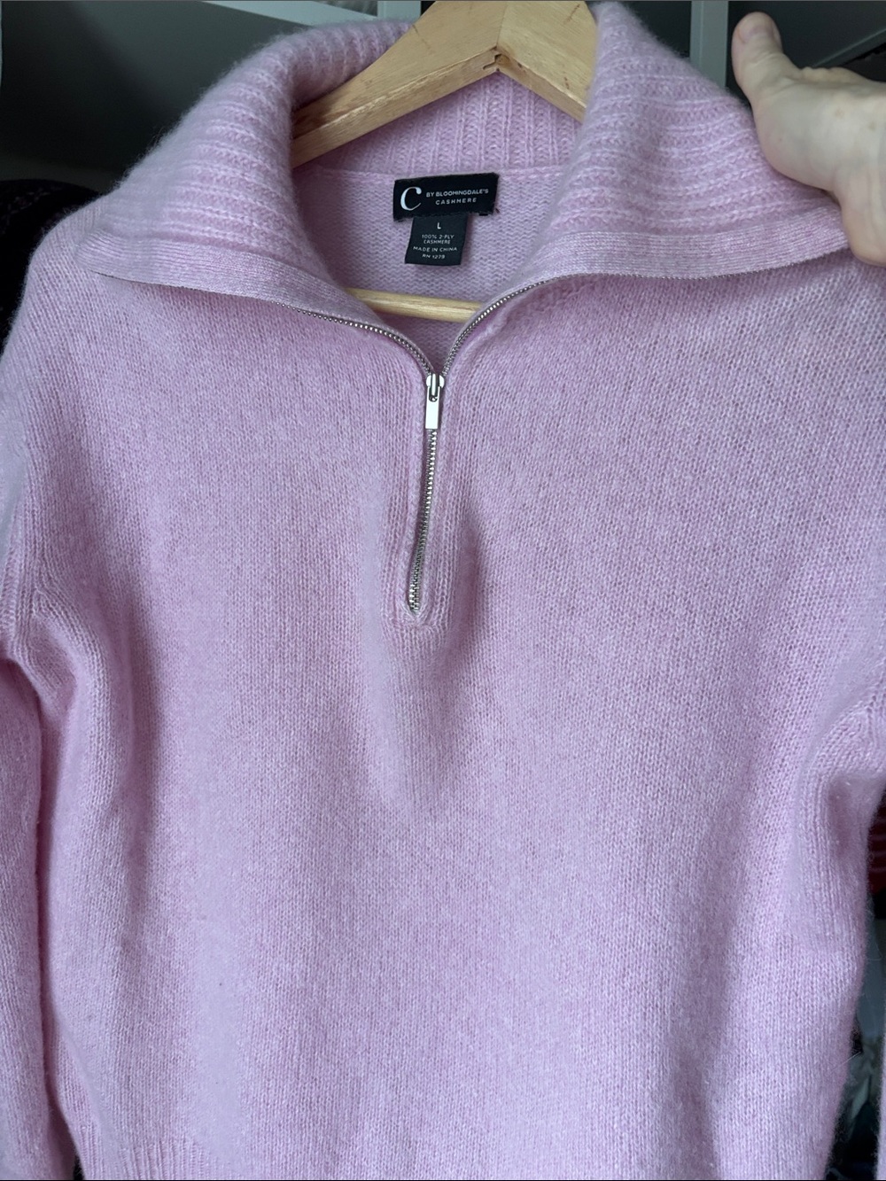 Bloomingdale's Light Pink Cashmere Crewneck Sweater- Size M